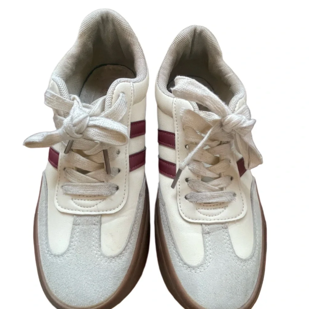 Cozzy White Burgundy Sneakers Youth Size 2 Kids Girls platform Gum Sole EUC - Picture 2 of 5